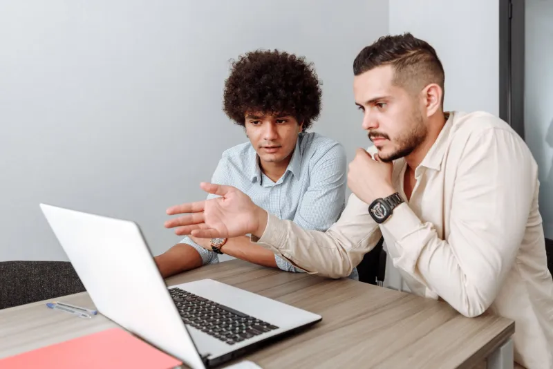 Tecnología global, realidad local: claves para implementar soluciones internacionales en el mercado latinoamericano